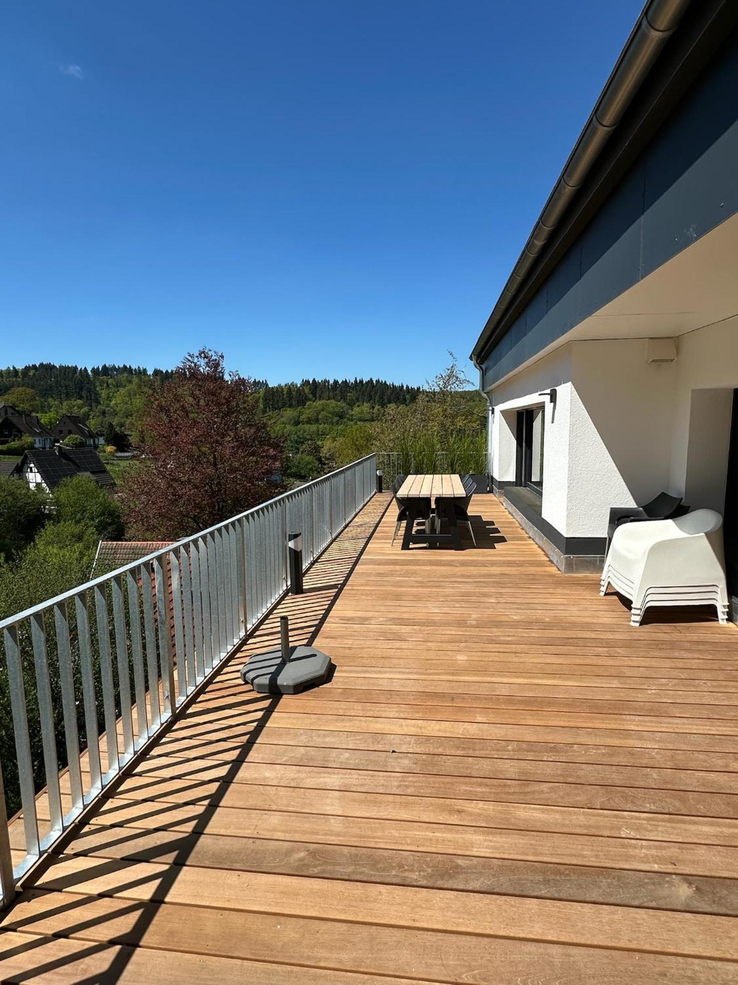 Villa Holgenbach - Penthouse- Und Ferienwohnung Im Nationalpark Eifel 施莱登 外观 照片