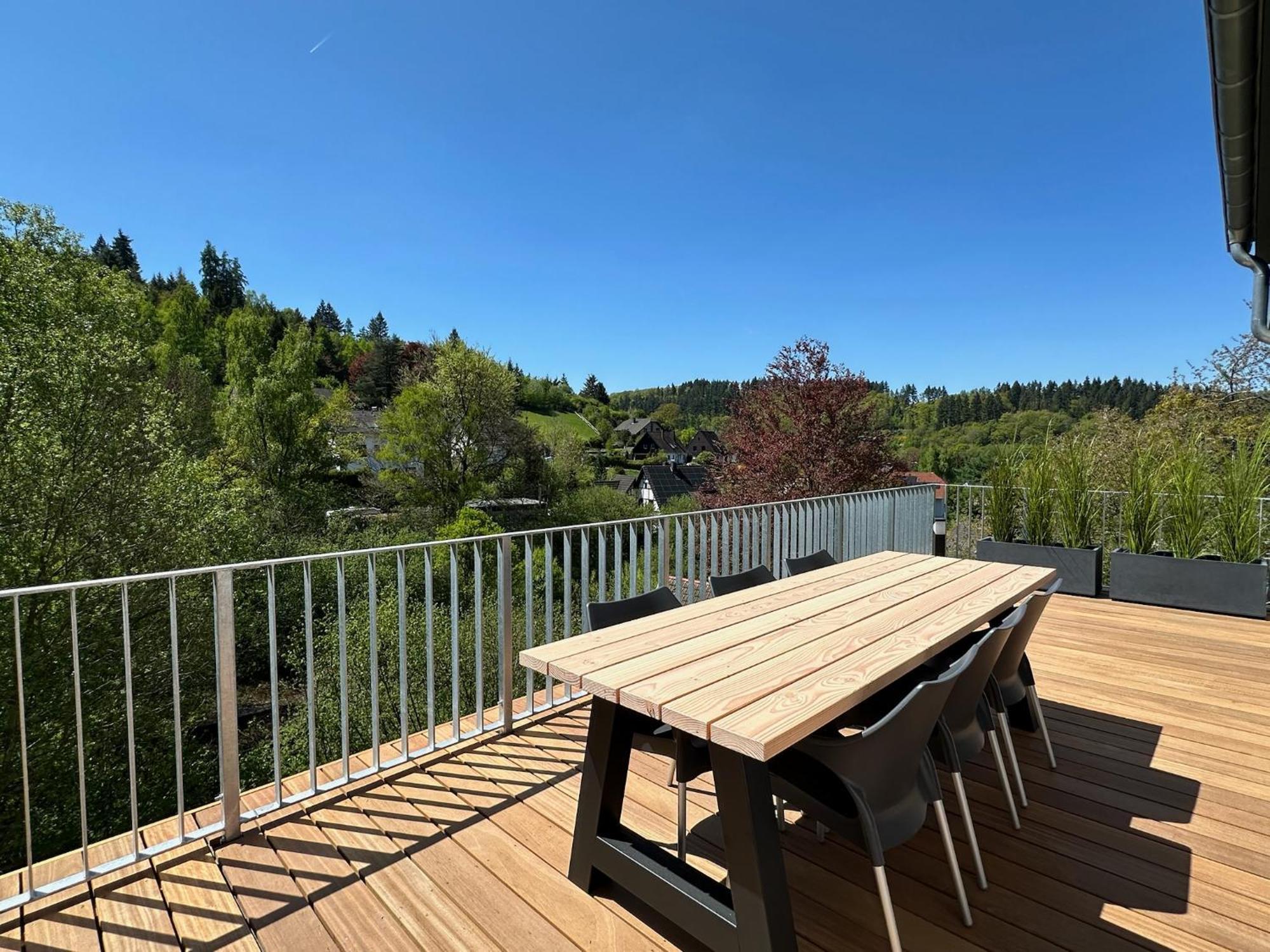 Villa Holgenbach - Penthouse- Und Ferienwohnung Im Nationalpark Eifel 施莱登 外观 照片